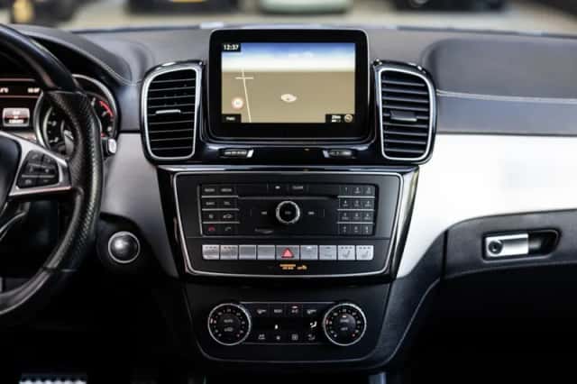 Mercedes-Benz GLE (2017) thumbnail 21