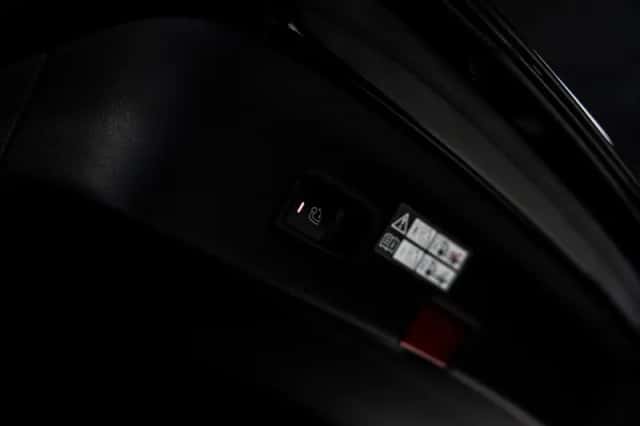 Mercedes-Benz GLE (2017) thumbnail 23