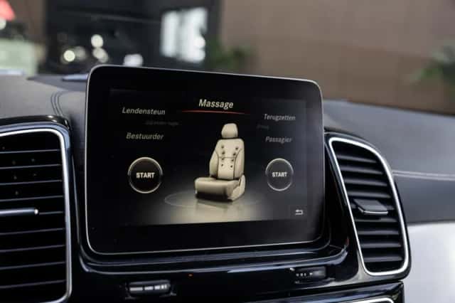 Mercedes-Benz GLE (2017) thumbnail 24