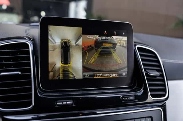 Mercedes-Benz GLE (2017) thumbnail 25