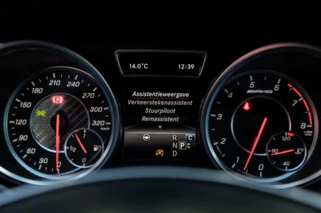 Mercedes-Benz GLE (2017) thumbnail 47