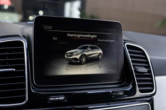 Mercedes-Benz GLE (2017) thumbnail 49