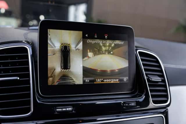Mercedes-Benz GLE (2017) thumbnail 50