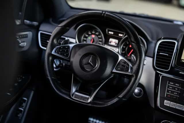 Mercedes-Benz GLE (2017) thumbnail 9