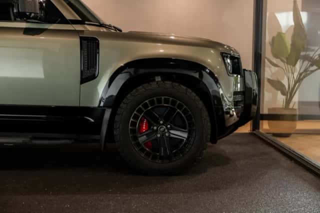 Land Rover Defender (2020) thumbnail 14