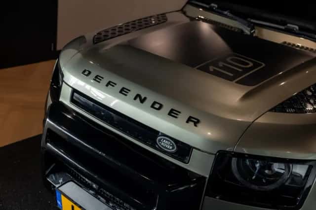 Land Rover Defender (2020) thumbnail 23