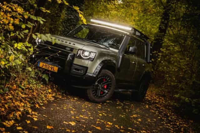 Land Rover Defender (2020) thumbnail 24