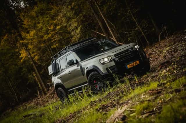 Land Rover Defender (2020) thumbnail 29