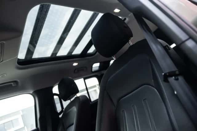 Land Rover Defender (2020) thumbnail 5