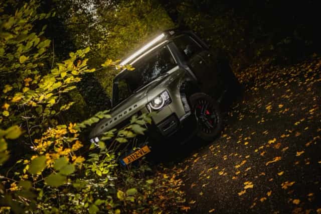 Land Rover Defender (2020) thumbnail 45