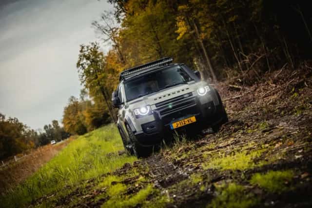 Land Rover Defender (2020) thumbnail 51