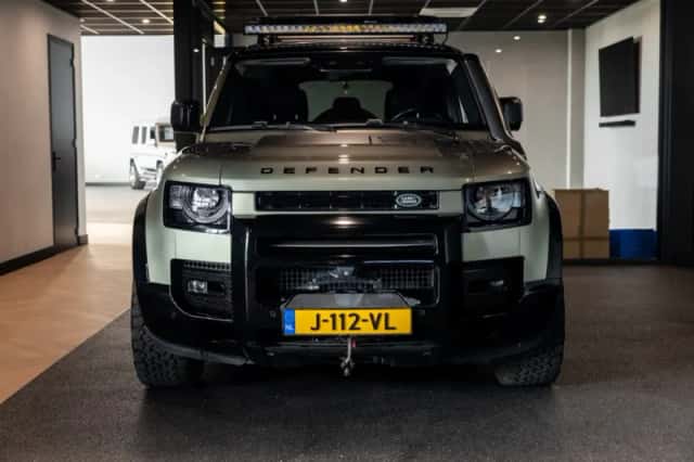 Land Rover Defender (2020) thumbnail 8
