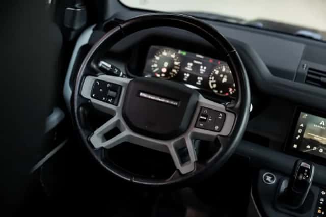 Land Rover Defender (2020) thumbnail 9