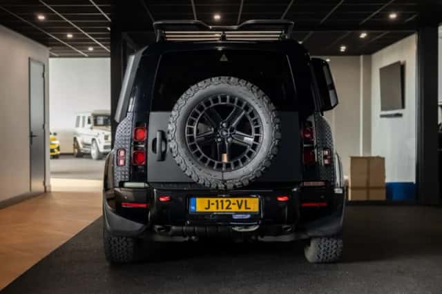 Land Rover Defender (2020) thumbnail 10
