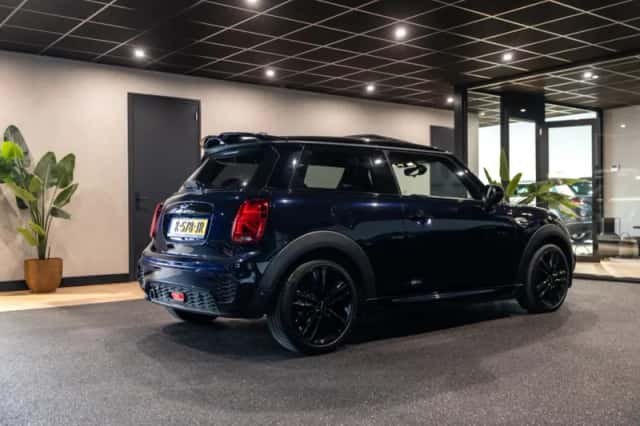 MINI Cooper (2021) thumbnail 3