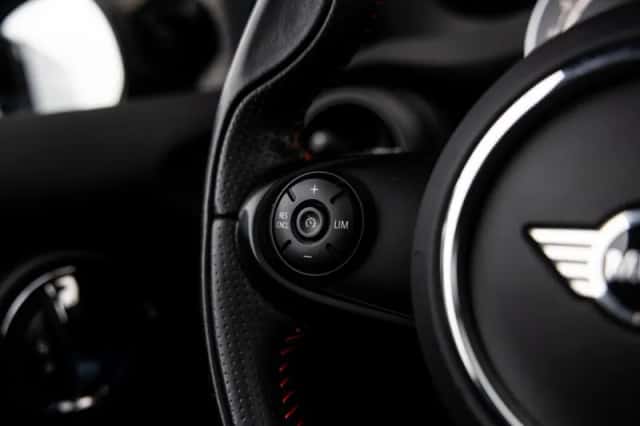 MINI Cooper (2021) thumbnail 30