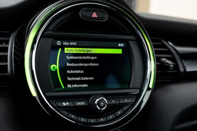 MINI Cooper (2021) thumbnail 44