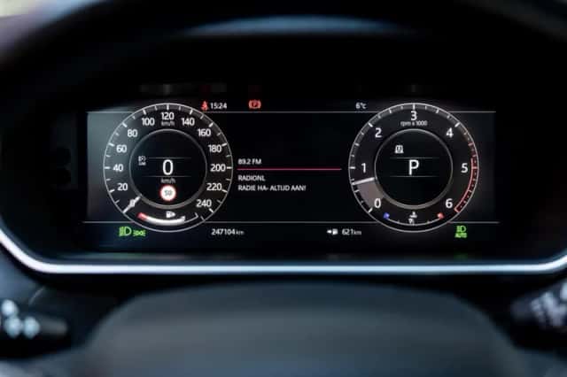 Land Rover Range Rover Sport (2018) thumbnail 16