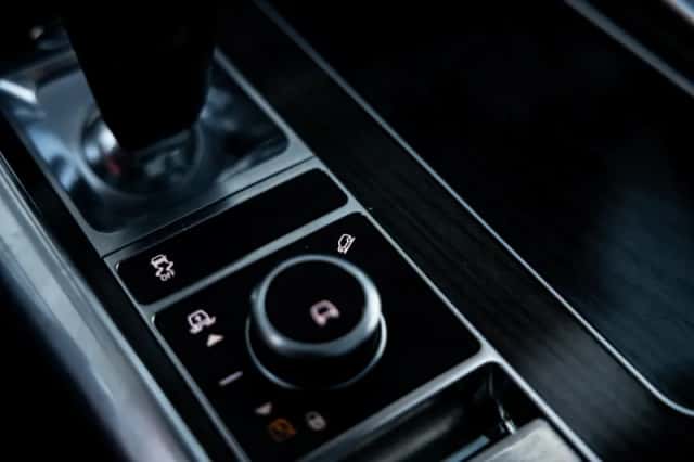 Land Rover Range Rover Sport (2018) thumbnail 46