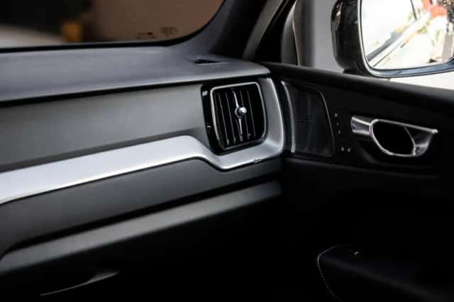 Volvo XC60 (2025) thumbnail 34