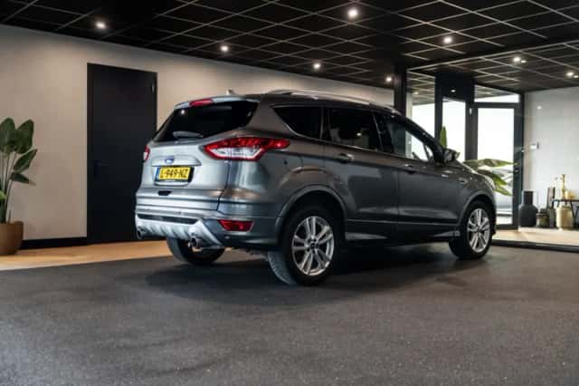 Ford Kuga (2014) thumbnail 3