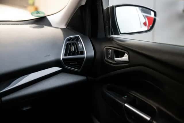 Ford Kuga (2014) thumbnail 21