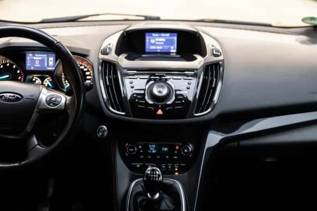 Ford Kuga (2014) thumbnail 25
