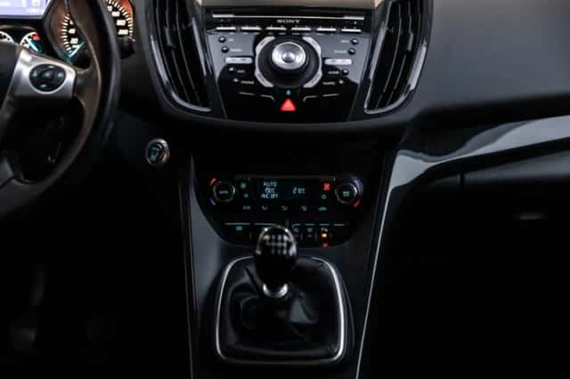 Ford Kuga (2014) thumbnail 33