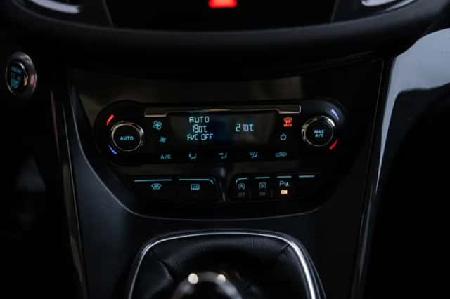 Ford Kuga (2014) thumbnail 37