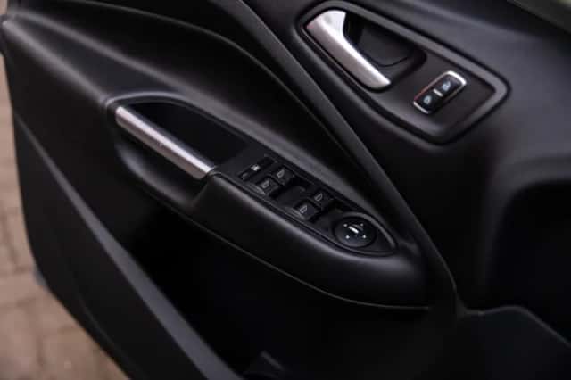 Ford Kuga (2014) thumbnail 42