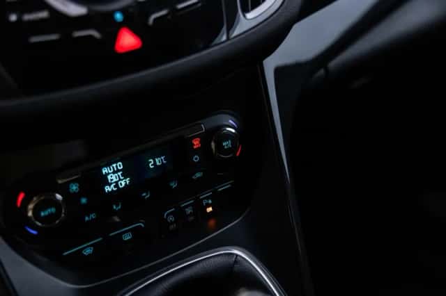 Ford Kuga (2014) thumbnail 44