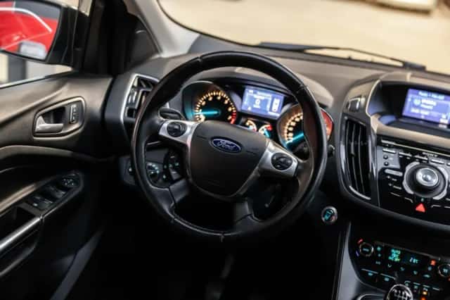 Ford Kuga (2014) thumbnail 9