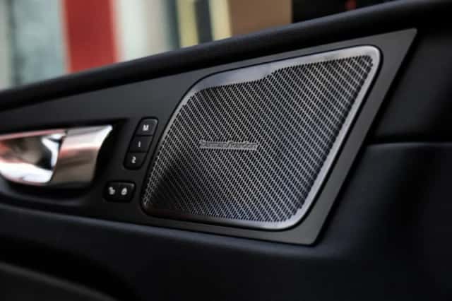 Volvo XC60 (2024) thumbnail 31