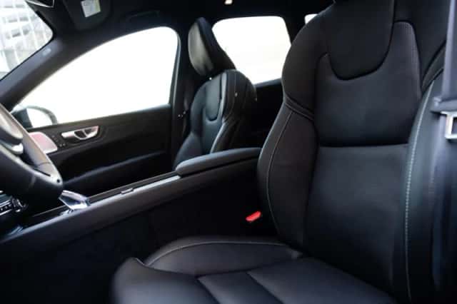 Volvo XC60 (2025) thumbnail 4