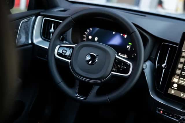 Volvo XC60 (2025) thumbnail 9