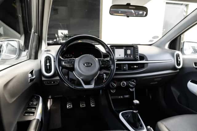 Kia Picanto (2018) thumbnail 15
