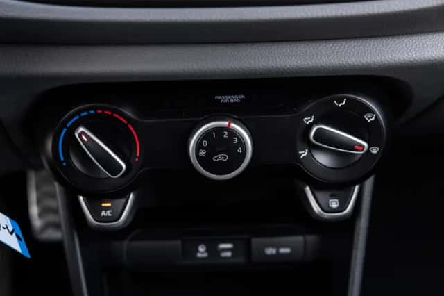 Kia Picanto (2018) thumbnail 41