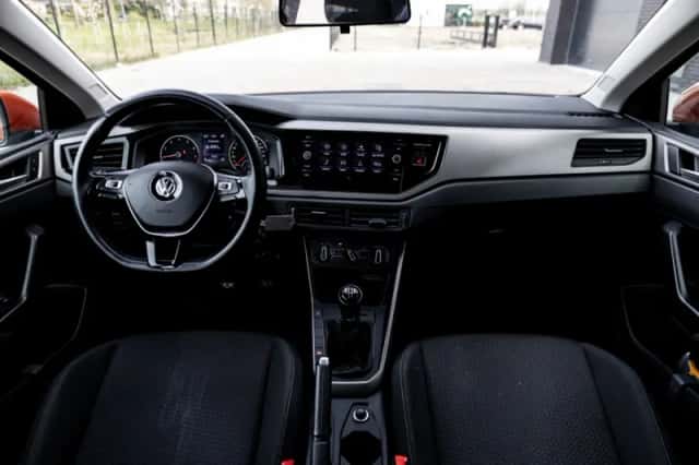 Volkswagen Polo (2019) thumbnail 2