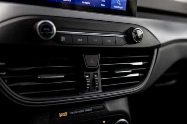 Ford Focus (2022) thumbnail 18