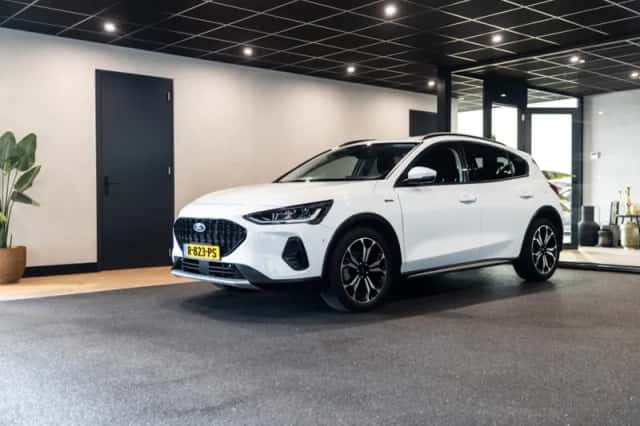 Ford Focus (2022) thumbnail 23