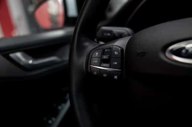 Ford Focus (2022) thumbnail 34
