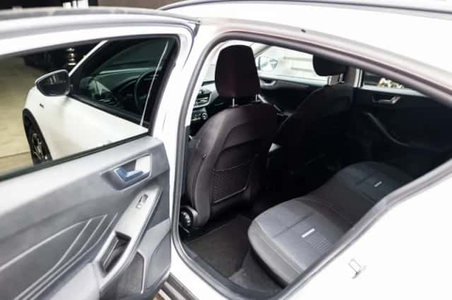 Ford Focus (2022) thumbnail 6