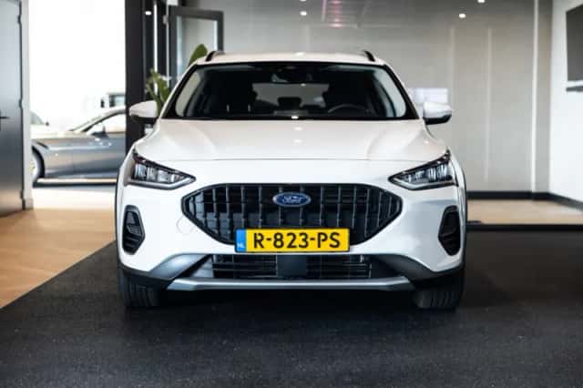 Ford Focus (2022) thumbnail 8