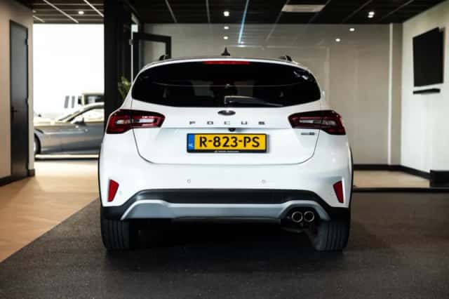 Ford Focus (2022) thumbnail 10