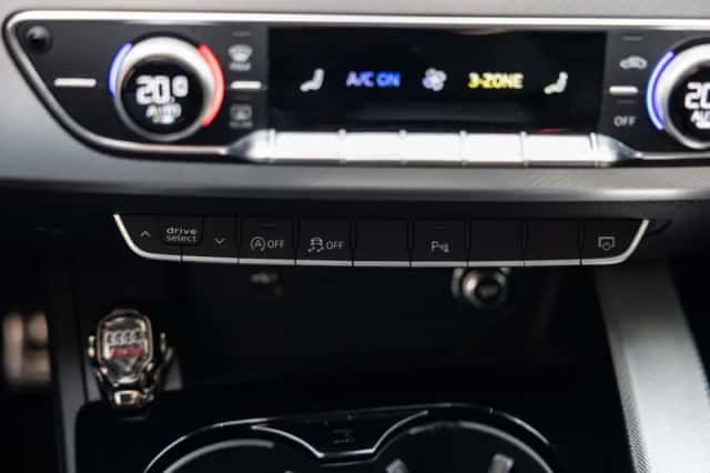 Audi A4 (2020) thumbnail 31