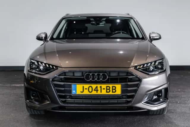 Audi A4 (2020) thumbnail 9