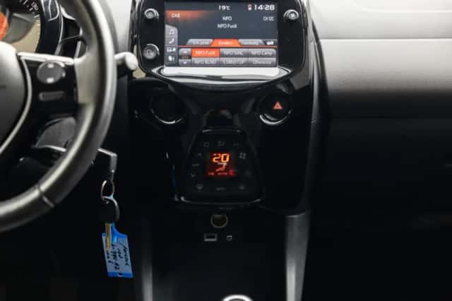 Peugeot 108 (2021) thumbnail 17