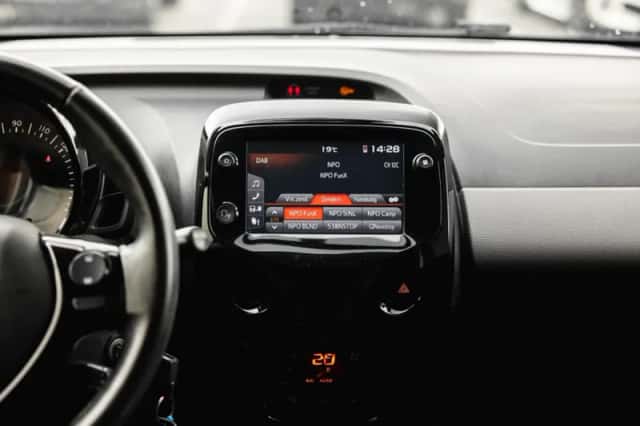 Peugeot 108 (2021) thumbnail 21