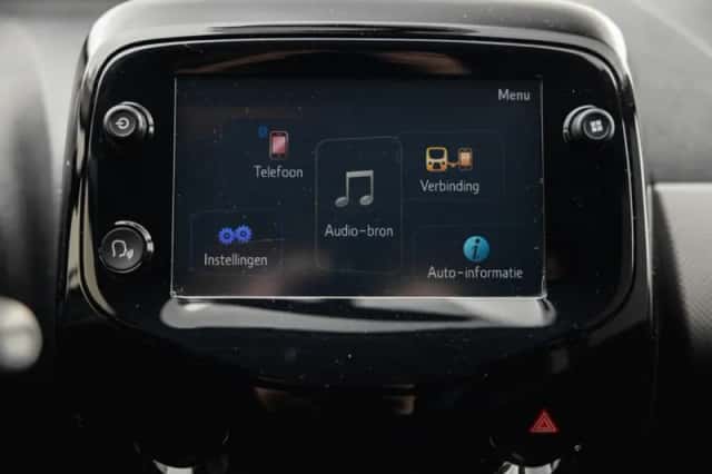 Peugeot 108 (2021) thumbnail 32