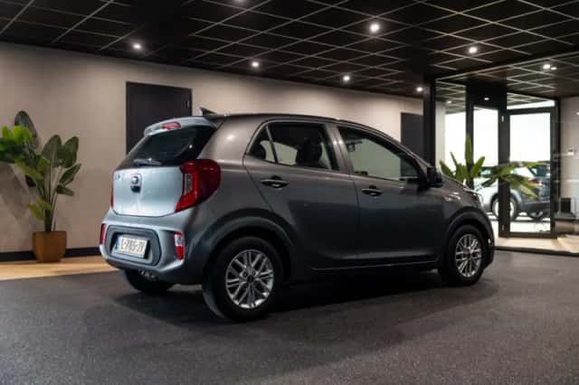 Kia Picanto (2021) thumbnail 3